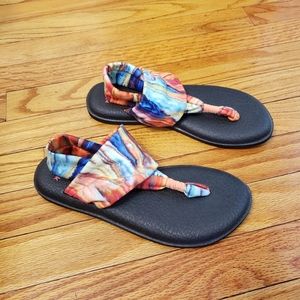 Sanuk yoga sling sandals. Size 7.